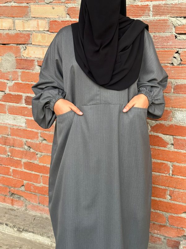 ABAYA SYRINA Gris foncé à rayure (NEW) – Image 5