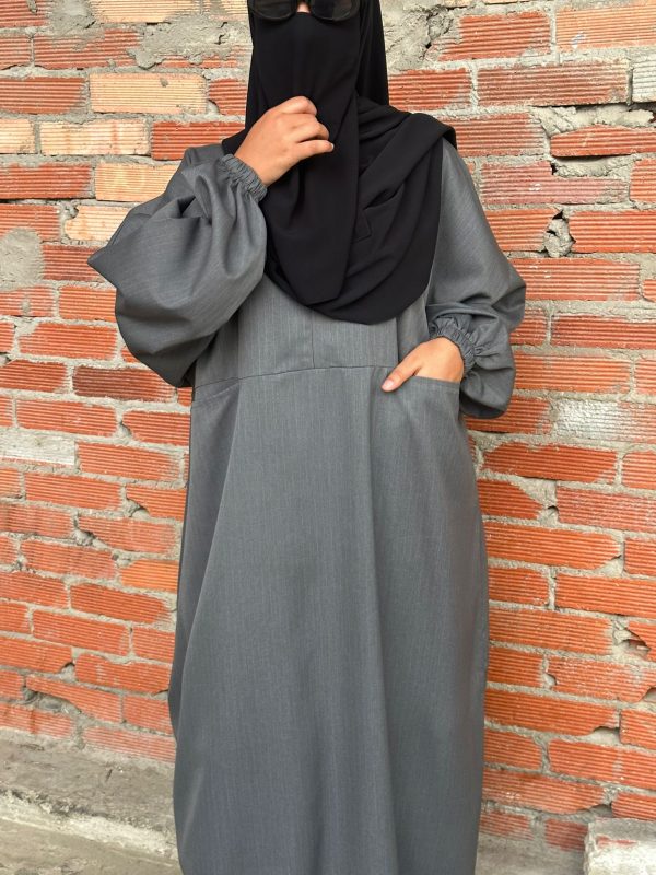 ABAYA SYRINA Gris foncé à rayure (NEW) – Image 2