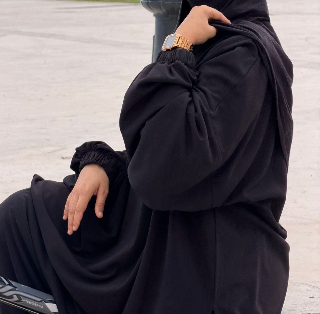 ENSEMBLE ABYL NOIR avec un col rond – Image 3